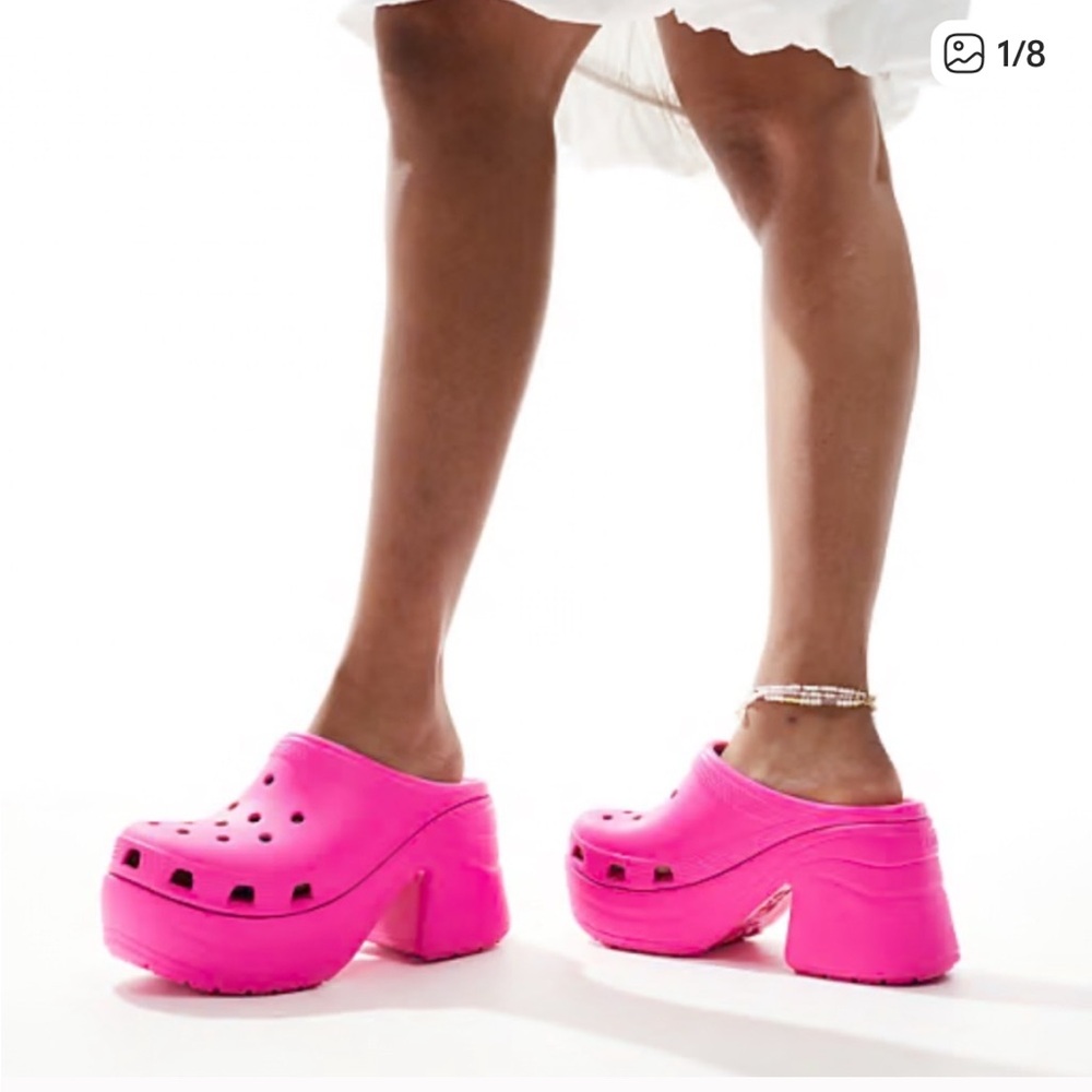 CROCS Vibrant Pink Platform siren clog women’s size 14